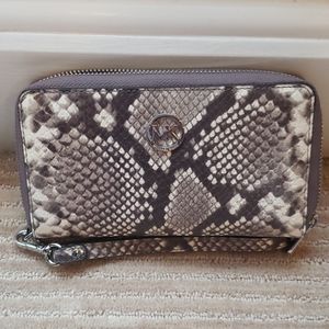 Michael Kors wallet wristlet